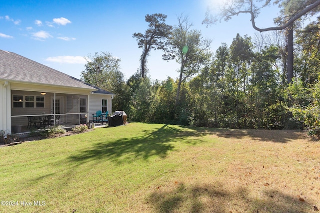 view of yard featuring a patio