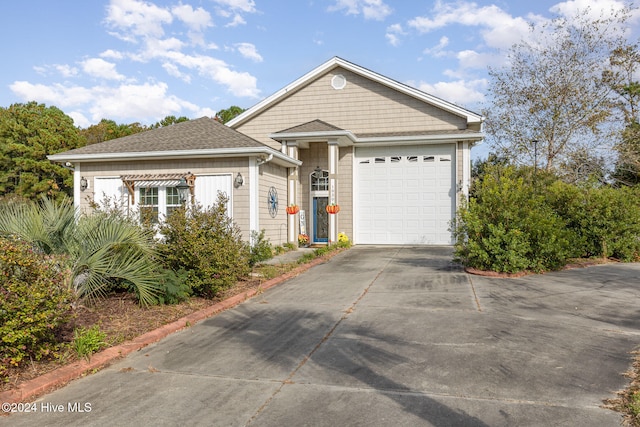 view of front facade featuring a garage