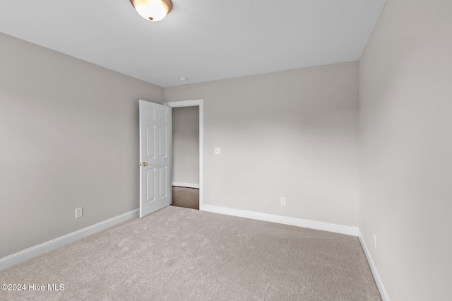 empty room with carpet