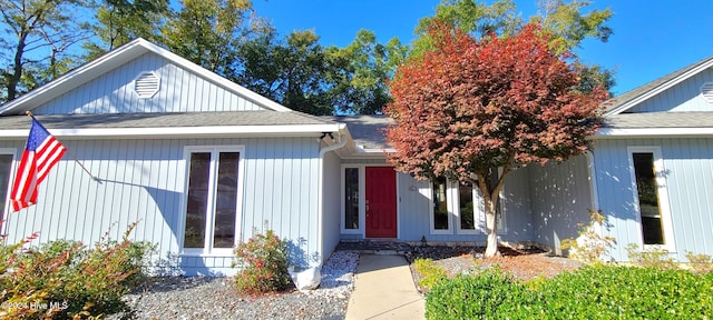 view of front of property