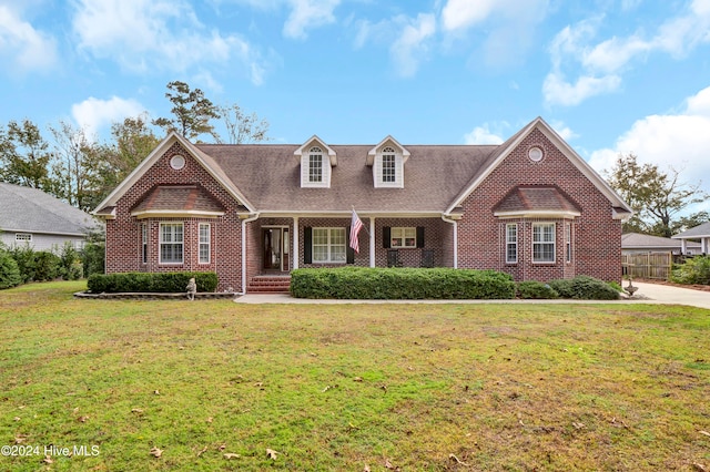 view of front facade featuring a front yard