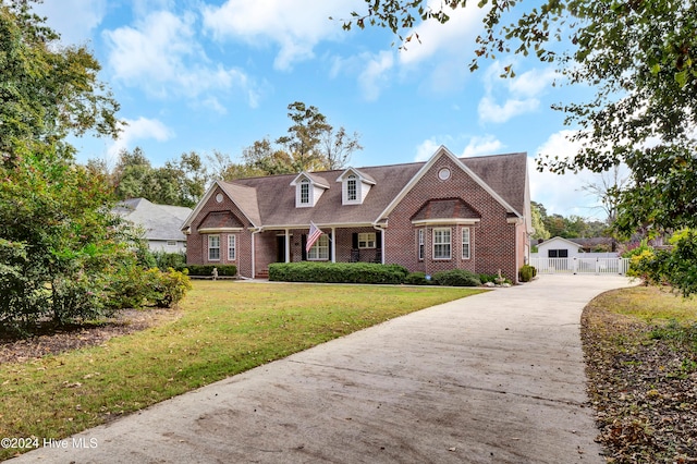 view of front of property with a front lawn