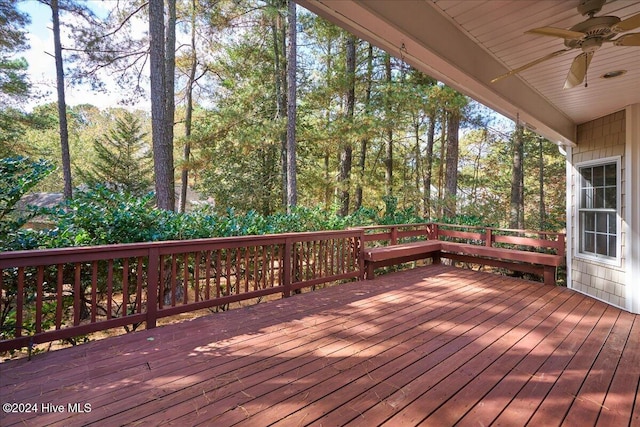 deck with ceiling fan