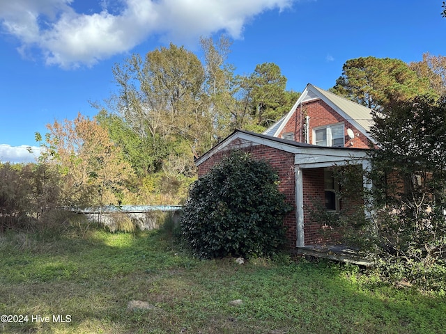 view of side of property