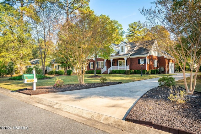 view of front of home with a front lawn