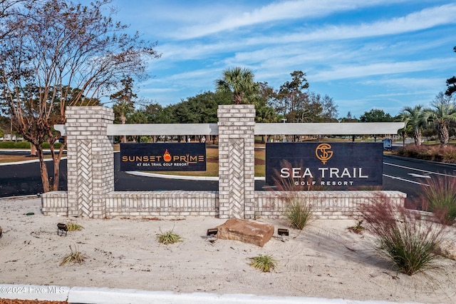 view of community / neighborhood sign