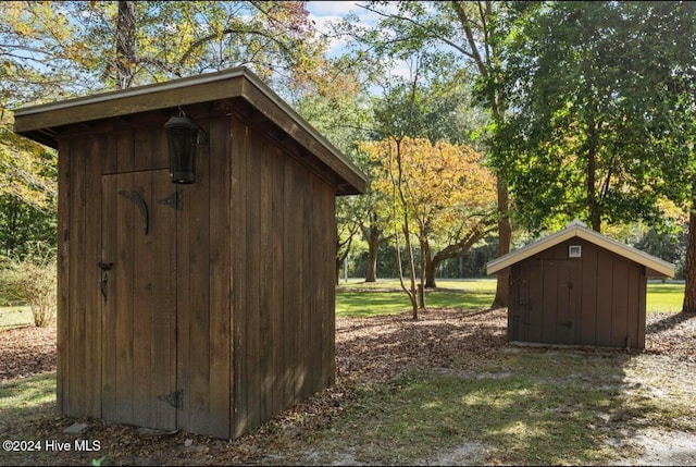 view of outbuilding