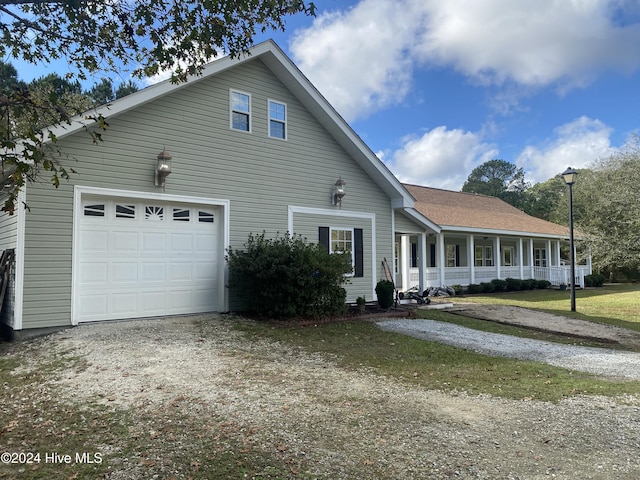 view of front of home featuring a garage