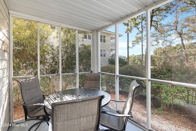 view of sunroom / solarium