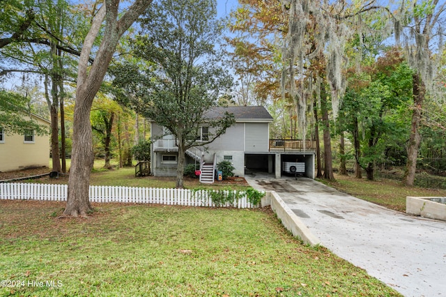 view of front of home with a front yard