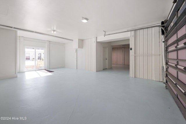 spare room featuring concrete flooring