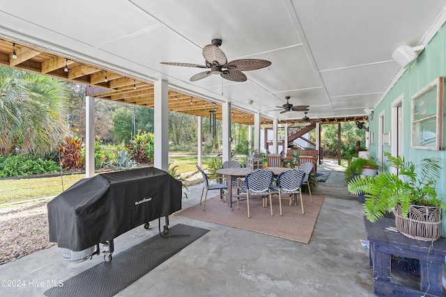 view of patio featuring grilling area and ceiling fan