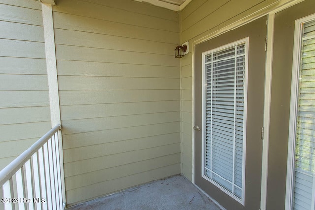 view of entrance to property