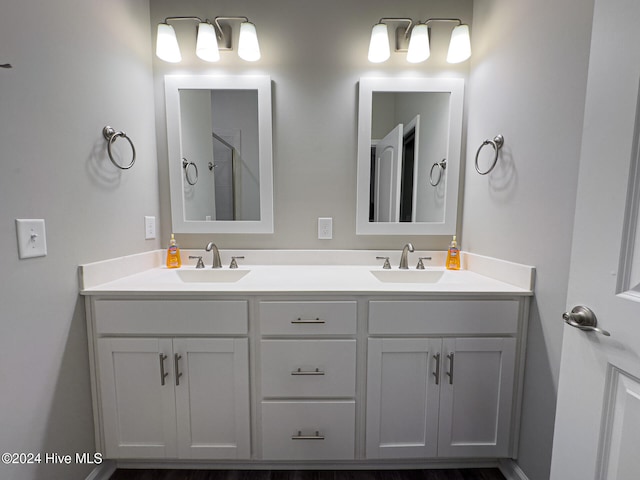 bathroom with vanity