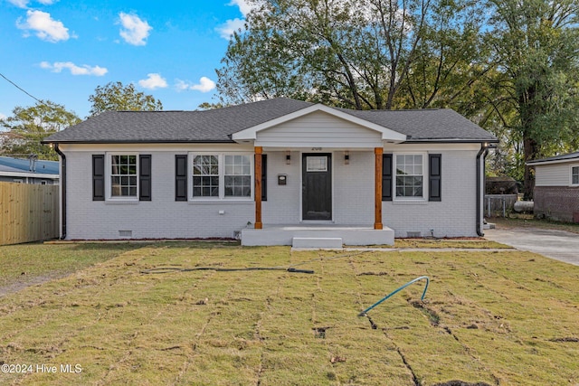 view of front of house featuring a front yard