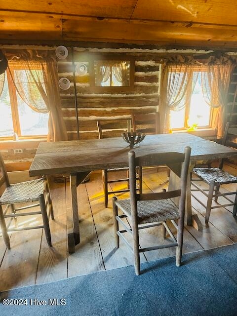 view of unfurnished dining area