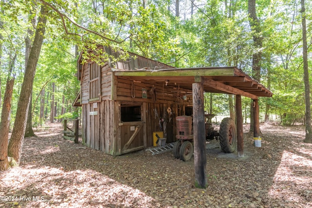 view of outbuilding