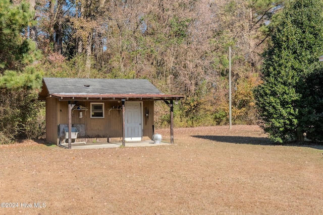 view of outbuilding