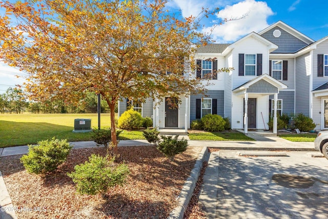 view of front of house featuring a front yard