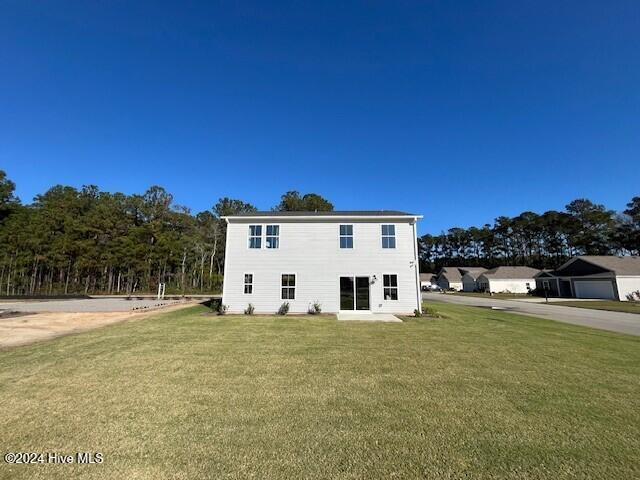 view of front of house featuring a front yard