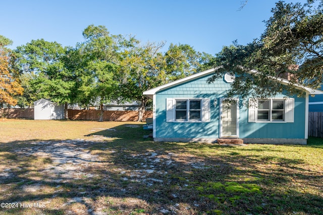 exterior space featuring a yard