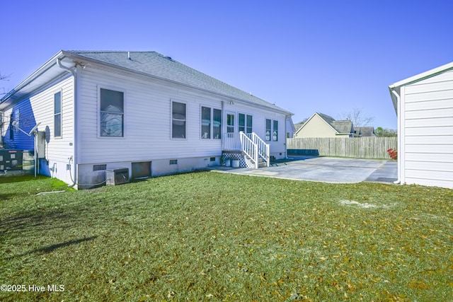 view of yard with an outbuilding and a garage