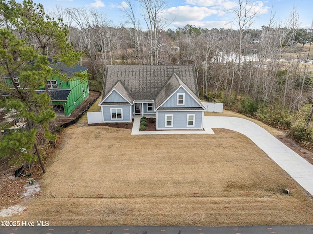 view of front of home with a front lawn