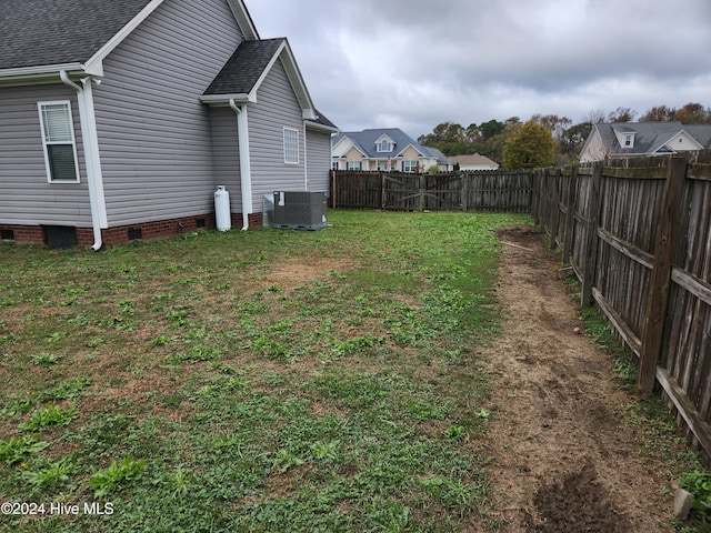 view of yard with cooling unit