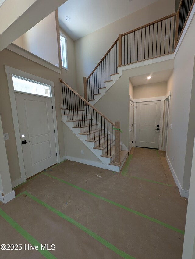 property entrance featuring a porch