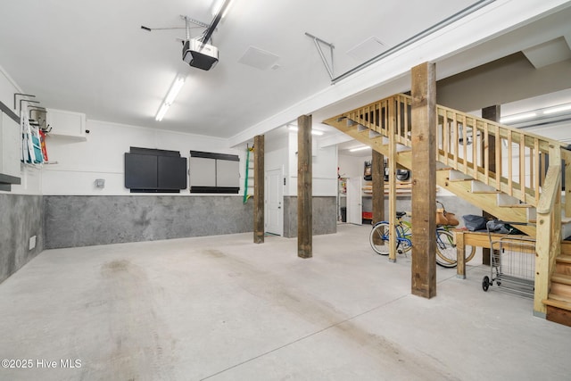 400 S Ave, Oriental, NC 28571 - garage featuring a garage door opener