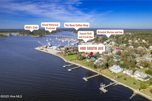 bird's eye view featuring a water view