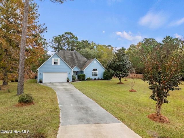 view of front facade with a front yard