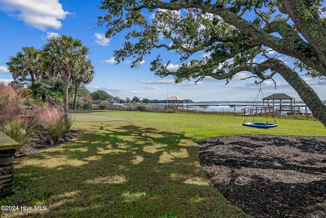 view of yard featuring a water view