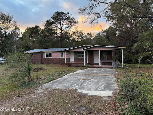 view of front of house with covered porch