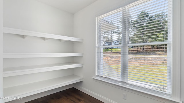 details featuring hardwood / wood-style floors