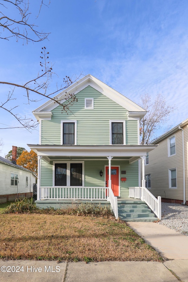 view of front of house featuring a front yard