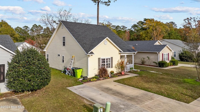 view of front of house with a front yard