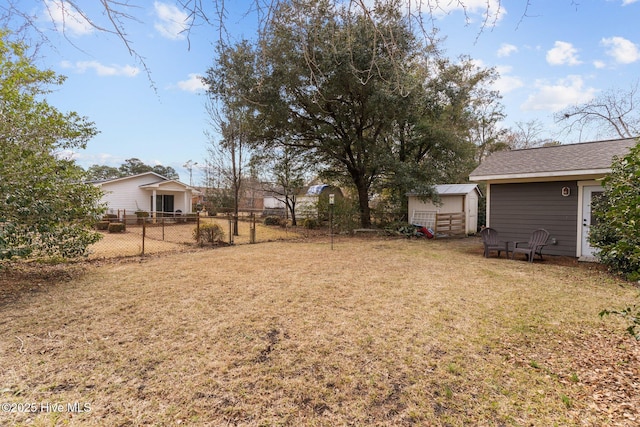 view of yard with a shed