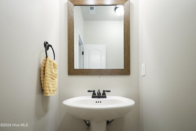 bathroom with sink