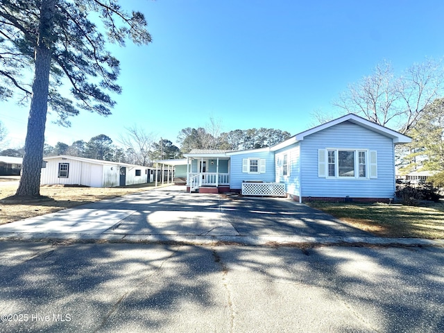 view of front of property featuring a porch