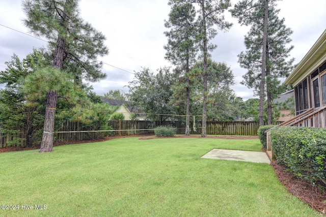 view of yard with a patio