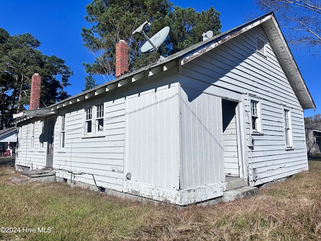 view of side of home