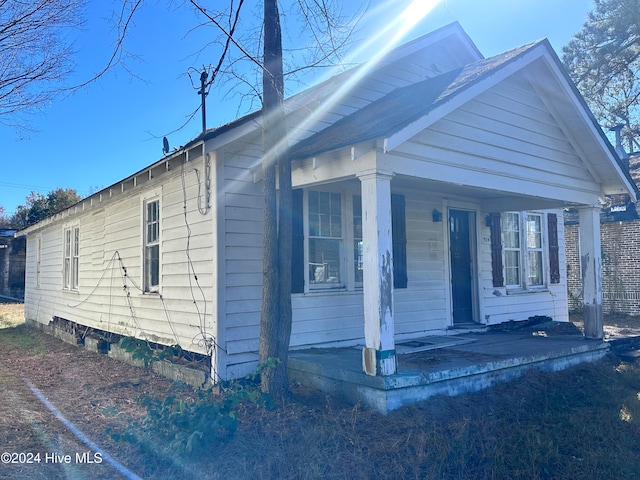 view of front of house with a porch