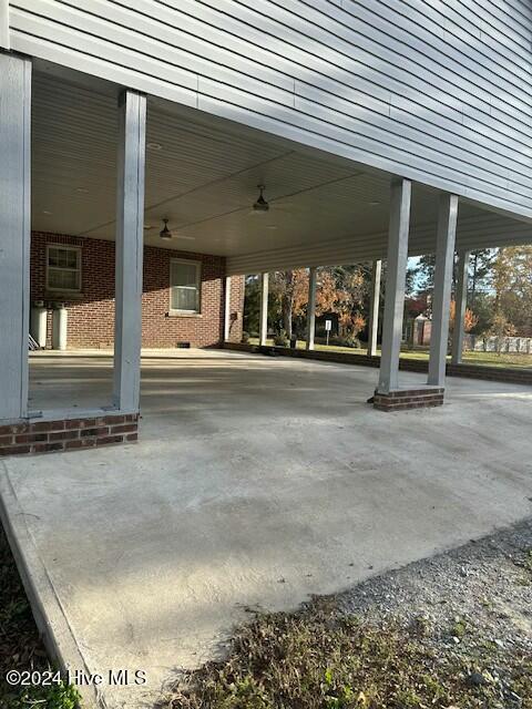 view of patio with ceiling fan