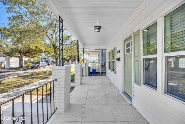 view of patio / terrace with covered porch