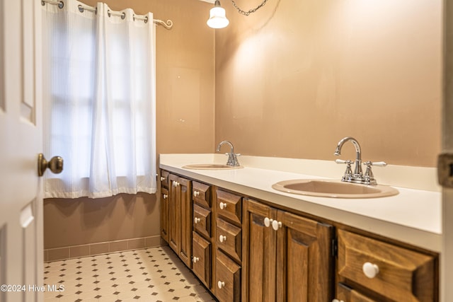 102 James Creek Rd, Southern Pines, NC 28387 - full bath with double vanity and baseboards