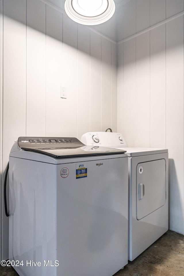 102 James Creek Rd, Southern Pines, NC 28387 - laundry room featuring separate washer and dryer