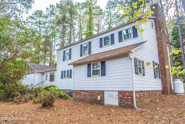 102 James Creek Rd, Southern Pines, NC 28387 - view of side of property featuring crawl space