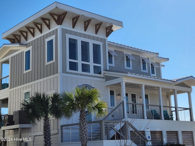 view of front of house with a porch