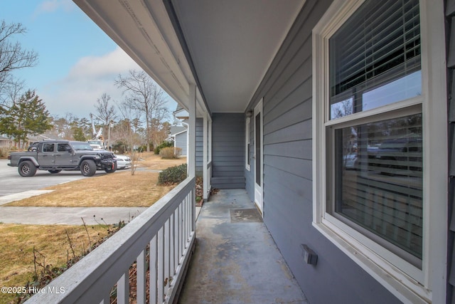 balcony featuring covered porch